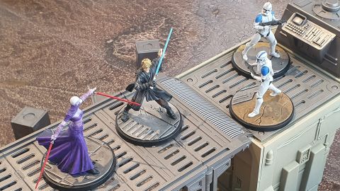 Anakin Skywalker faces off with Asajj Ventress on a bridge in Star Wars: Shatterpoint