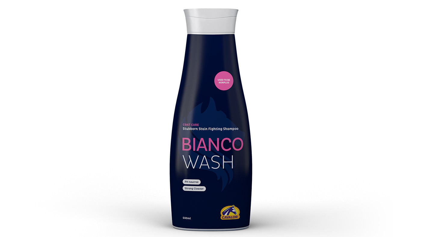 Cavalor Bianco Wash whitening shampoo for horses