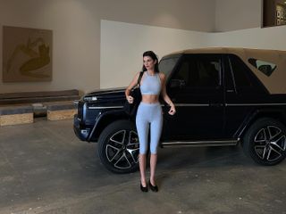 Kendall Jenner Pairs Her Alo Workout Set With $820 Ballet Flats - MarieClaire.com