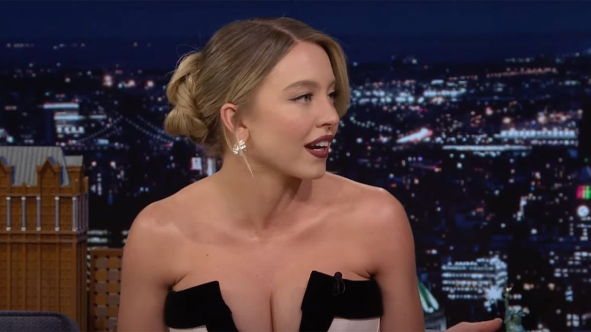 Sydney Sweeney Wore The Sweetest Minidress For Her Fallon Appearance, Then Talked Hiding Snacks In Her Fake Pregnancy Belly