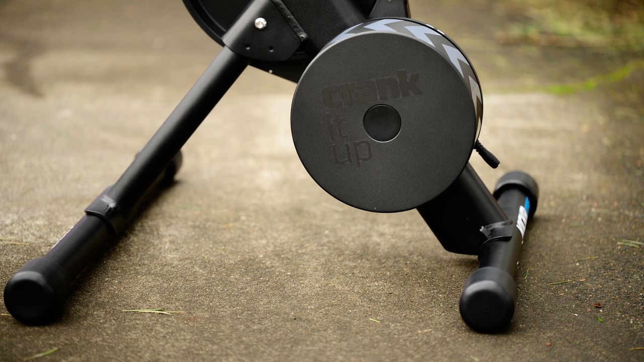Wahoo Kickr Core Zwift One flywheel