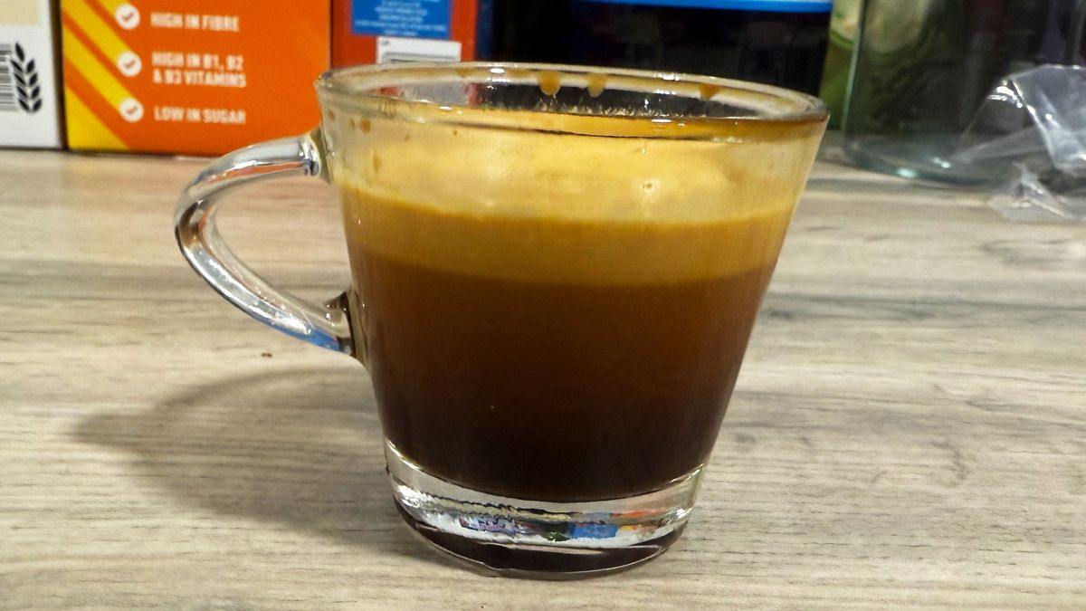 a photo of espresso shot made on the casabrews 3700 essential espresso machine