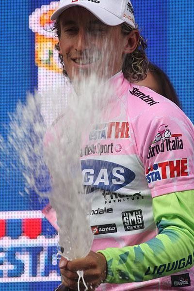 Pellizotti cracks open the bubbly for his second day in pink.