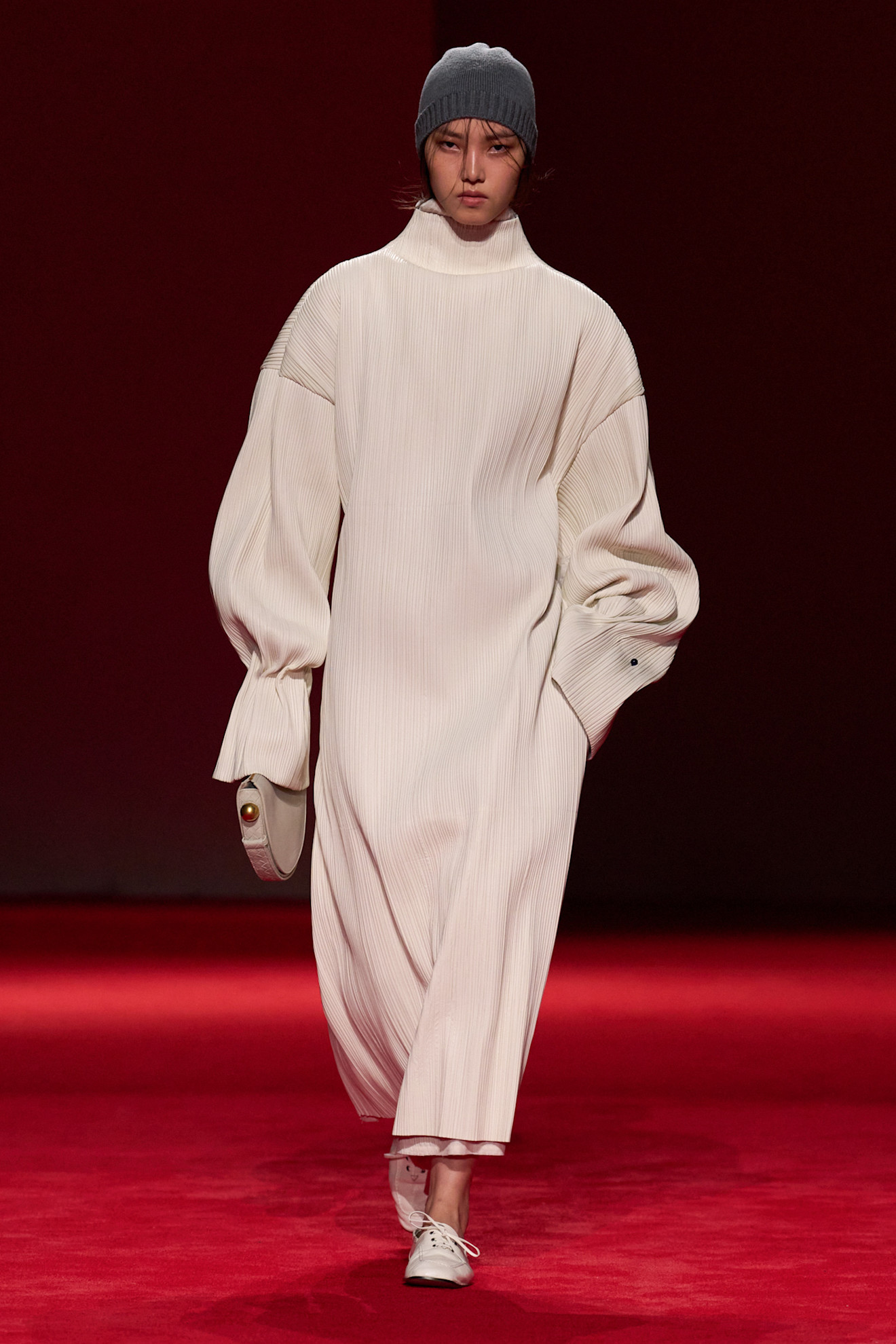 models on the Bottega Veneta Fall 2026 fashion show runway