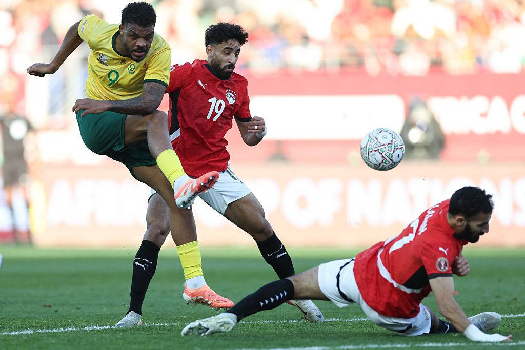 South Africa's forward #09 Lyle Foster shoots but fails to score during the Africa Cup of Nations (CAN) Group B football match between Egypt and South Africa at Adrar Stadium in Agadir on December 26, 2025. (Photo by FRANCK FIFE / AFP)