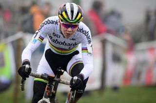 De Jong uncertain for cyclo-cross world title defence