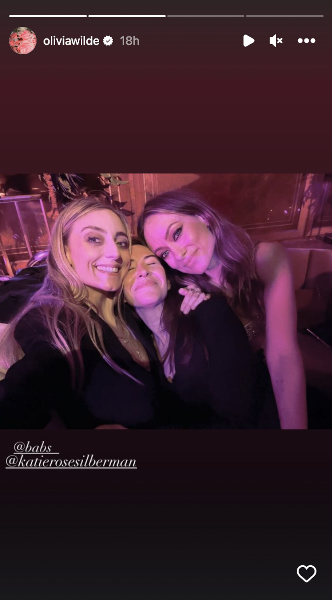 Olivia Wilde con Babs Burchfield y Katie Silberman