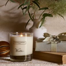 The White Company Winter candle