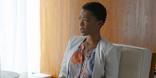 Samira Wiley as Gretchen in her office in You're The Worst.