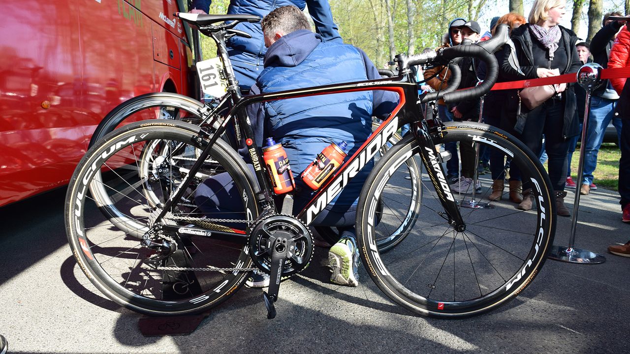 Matej Mohoric had a custom-painted Merida Reacto for the Tour of Flanders celebrating his Slovenian national championship title but was on a team issue Scultura for Roubaix