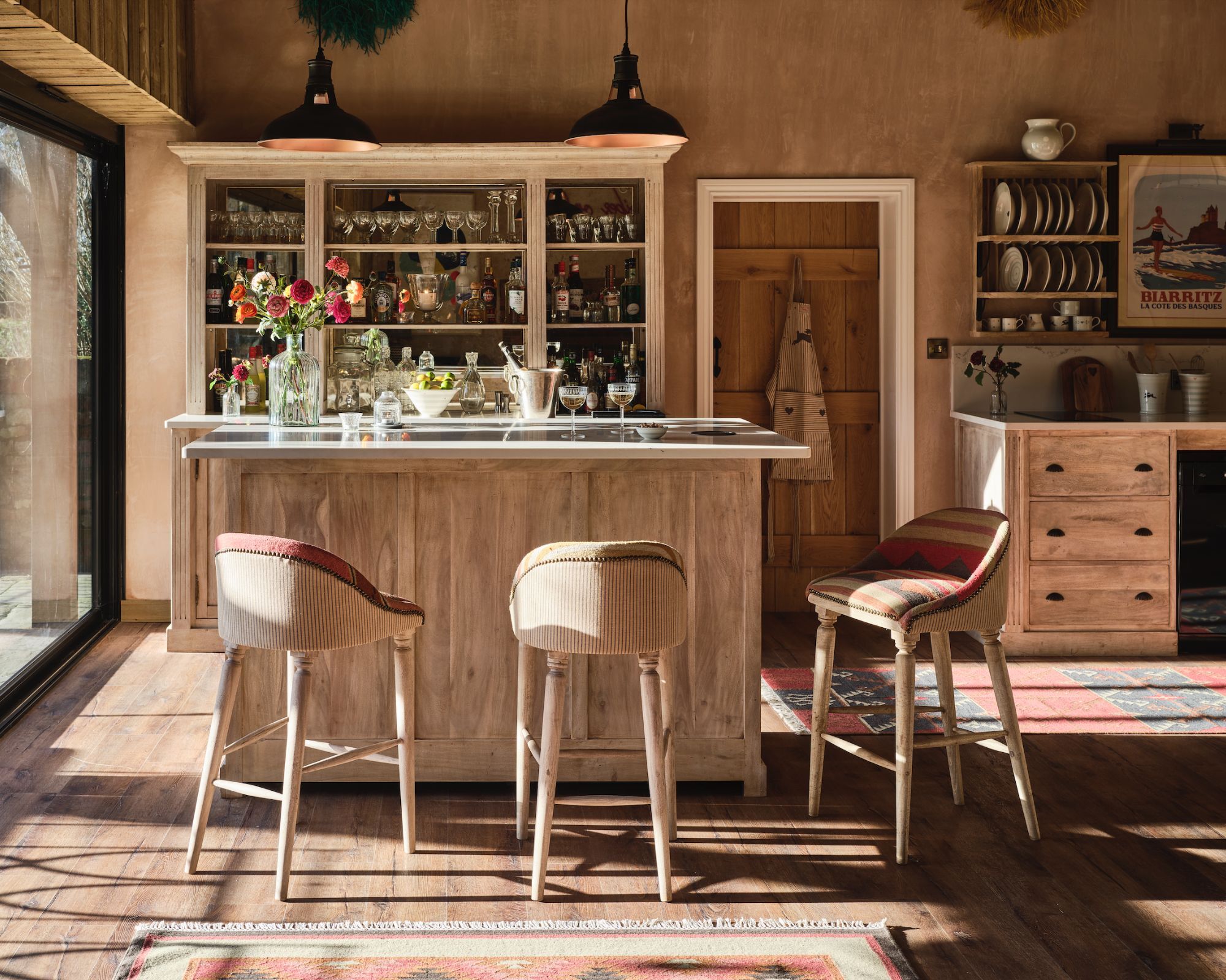 An english country home bar