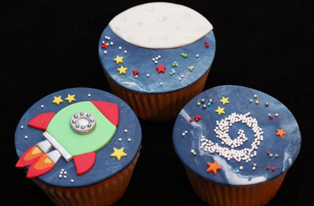 Space cupcakes