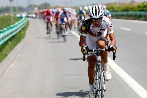 Colex Bernardo (Amore &amp; Vita) pushing the pace out front.