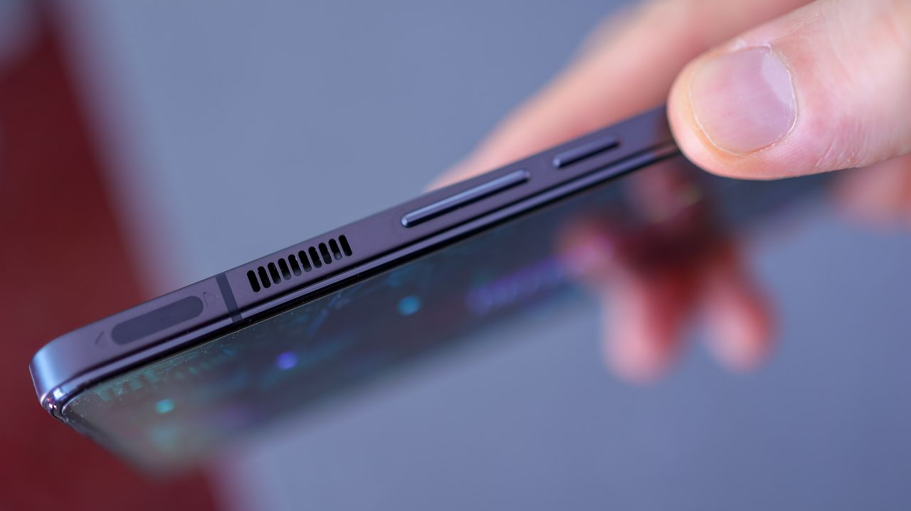 Photo of the Nubia Red Magic 7s Pro gaming phone