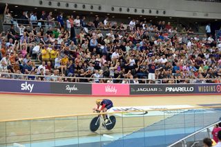 Sell out crowd watches Bradley Wiggins in his UCI Hour Record attempt in 2015