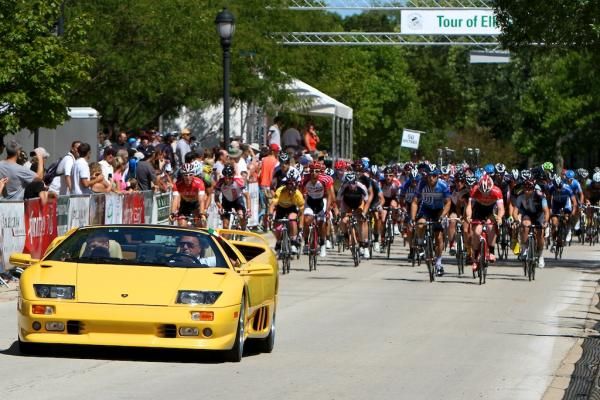 The start of the third and final stage in the men's race
