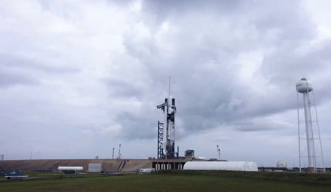 SpaceX delays next Starlink satellite fleet launch due to bad weather