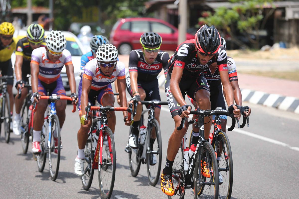 The break was dominated by Asian riders