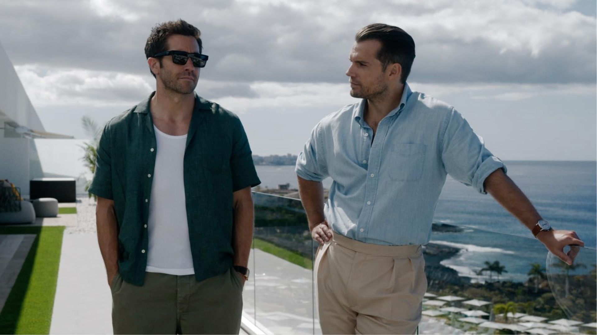 an image of jake gyllenhaal and henry cavill in a scene from in the grey
