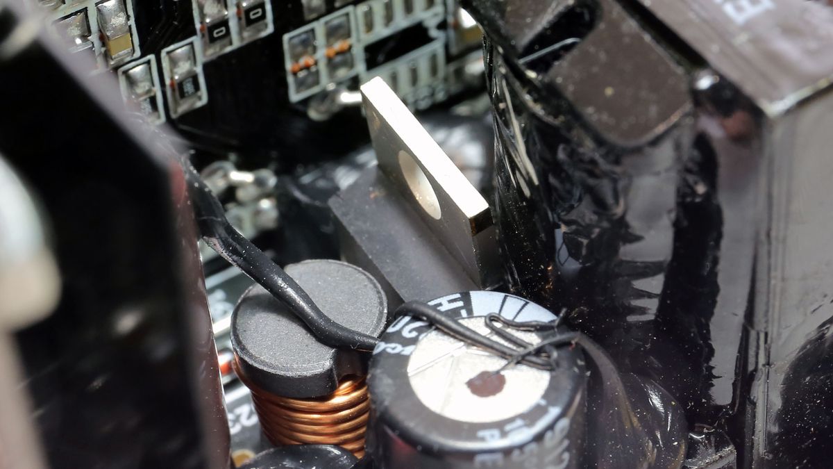 EVGA SuperNOVA 750 GT