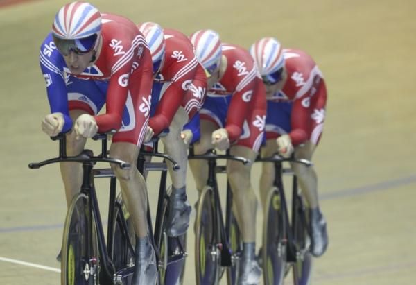 Wiggins on the front as the Britis win the men&sup1;s team pursuit