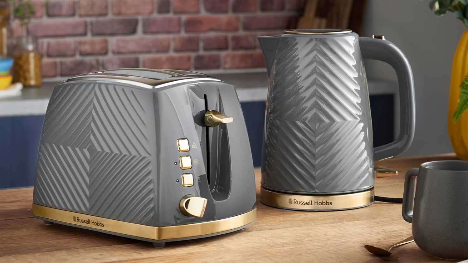 Russell Hobbs Groove Kettle review fast and efficient with a great