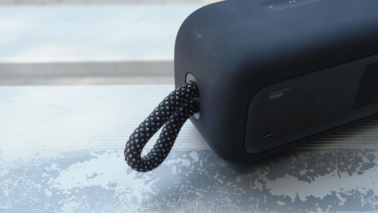 Bose SoundLink Plus nylon carry loop
