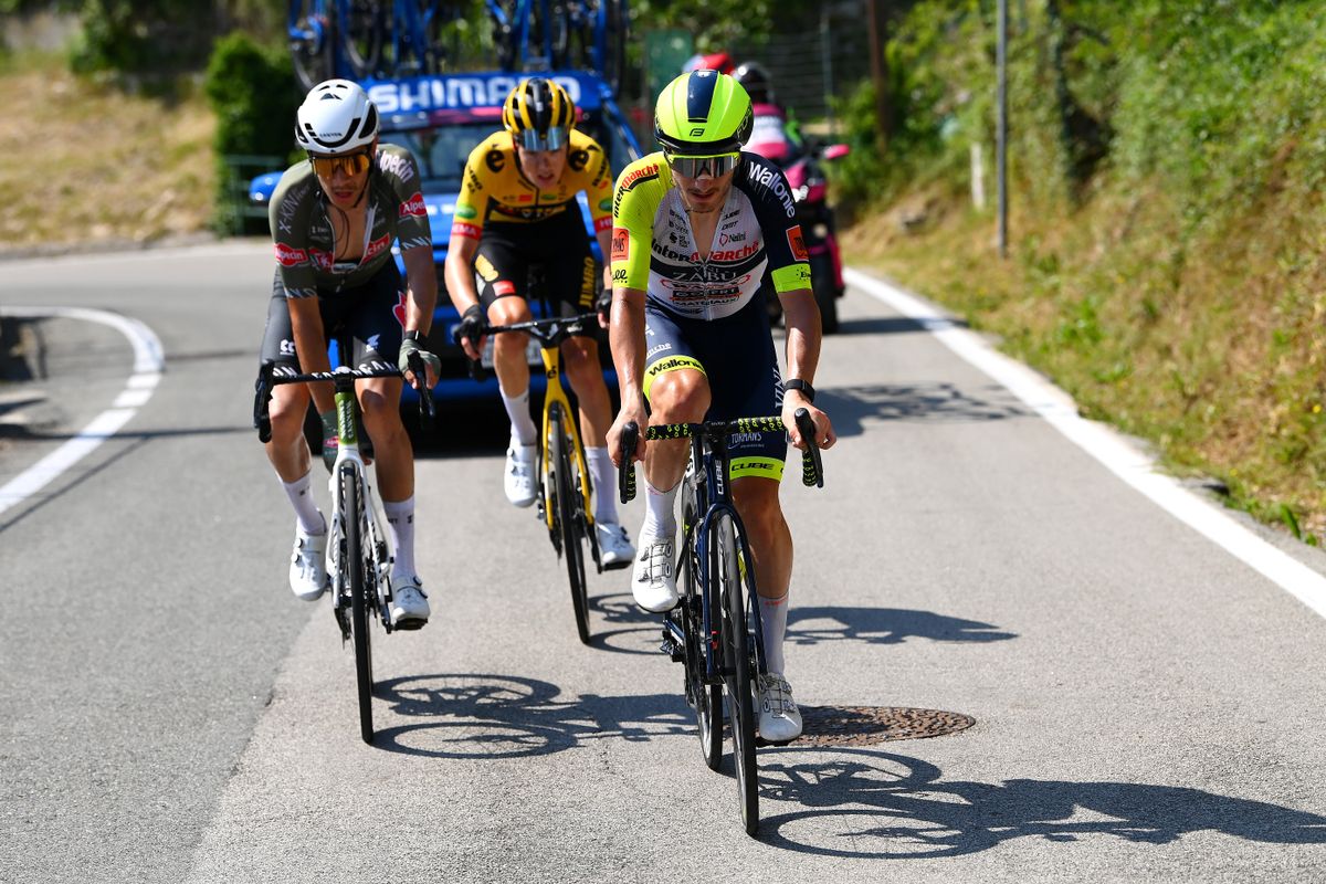 Leading group on stage 12