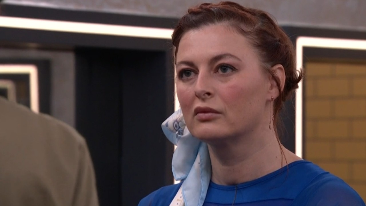Rachel Reilly talking to someone on Big Brother 27.