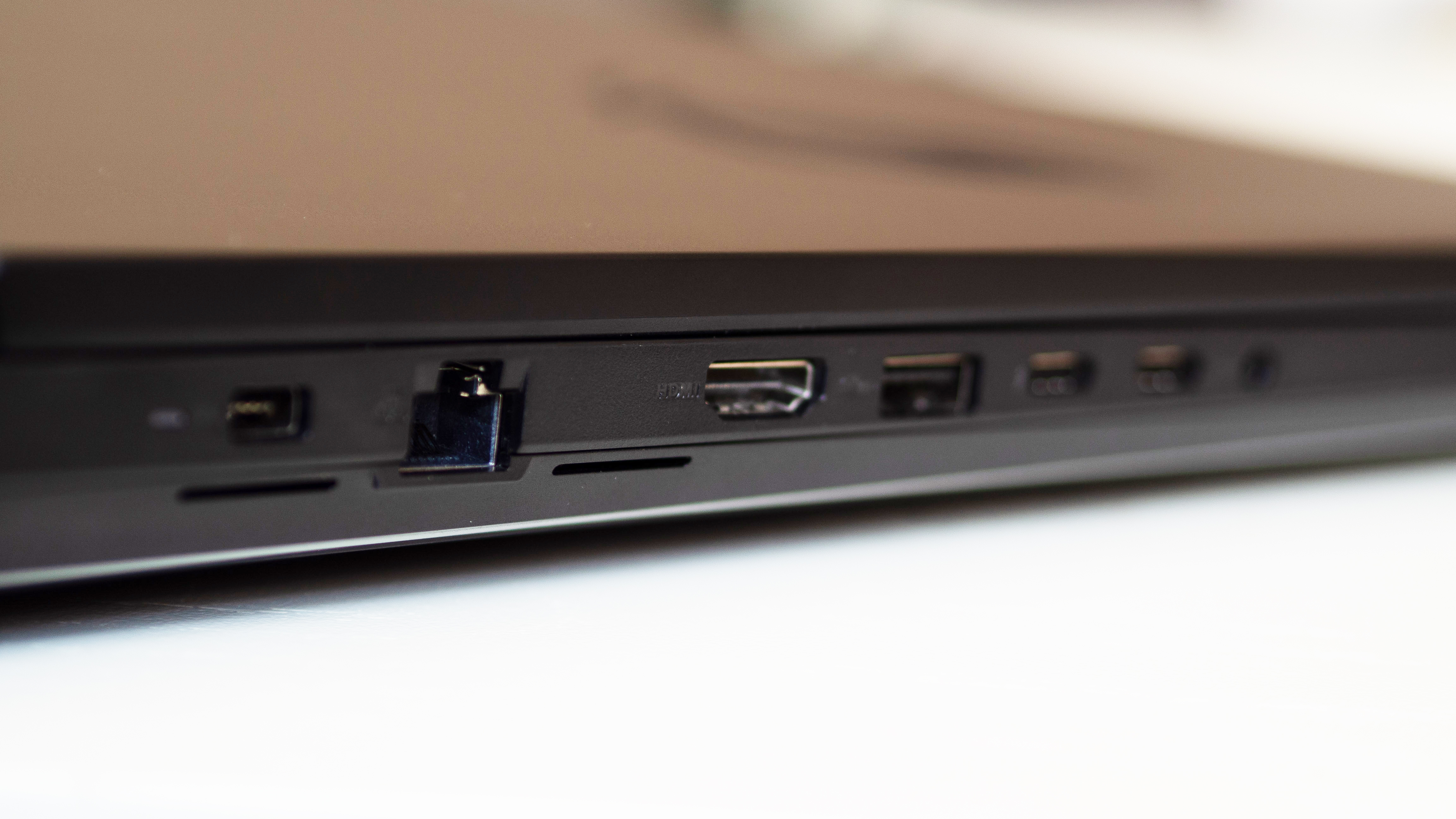 Asus ROG Strix Scar 18 G835 gaming laptop on desk