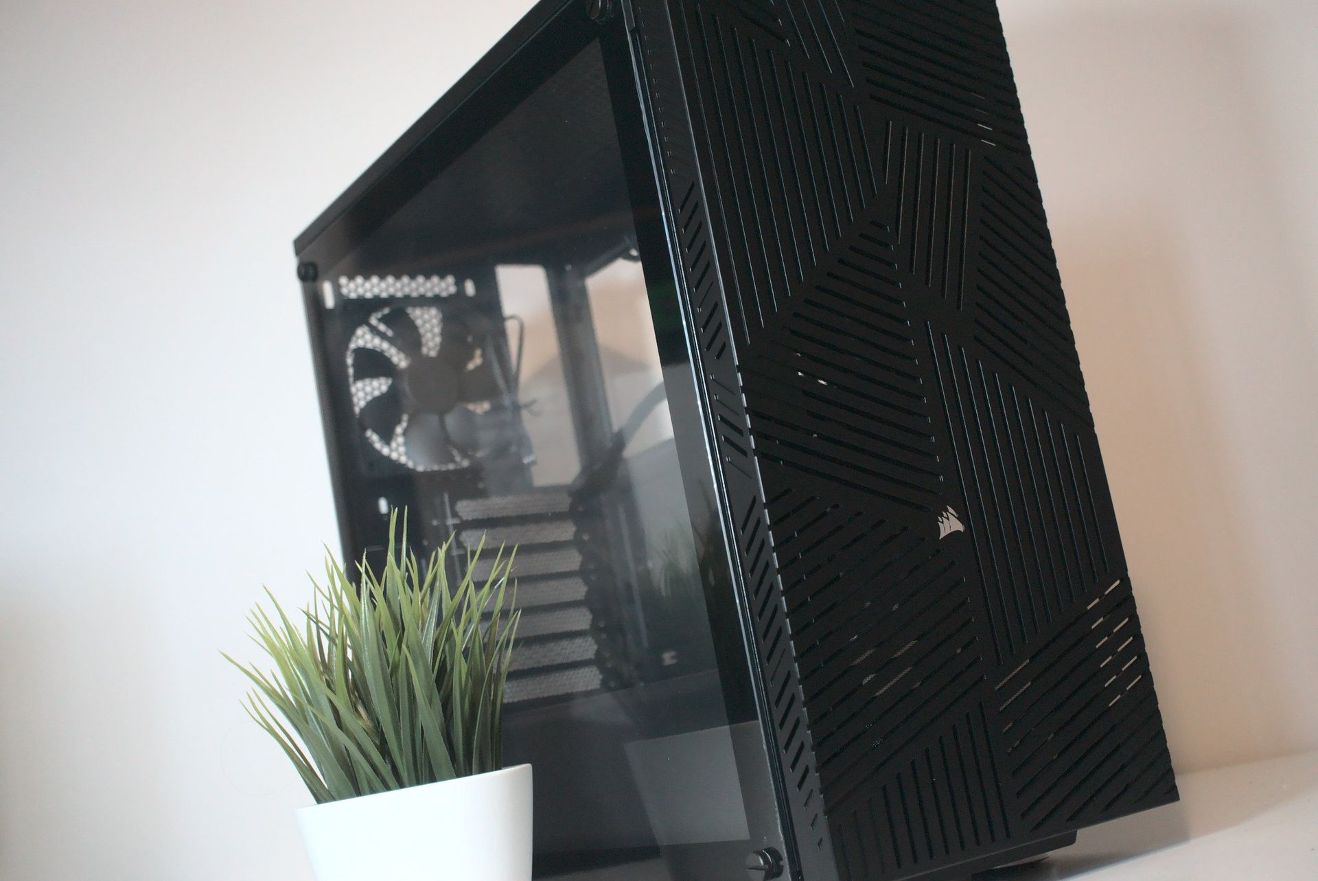 Corsair 275R Airflow review Good thermals let down by too many cut