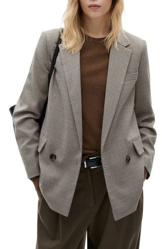 LM6pksq2QMNkE7CCubxhC-320-80 30 أنيقة Nordstrom و Zara تجد أن الصراخ 2025 الفتاة الفرنسية