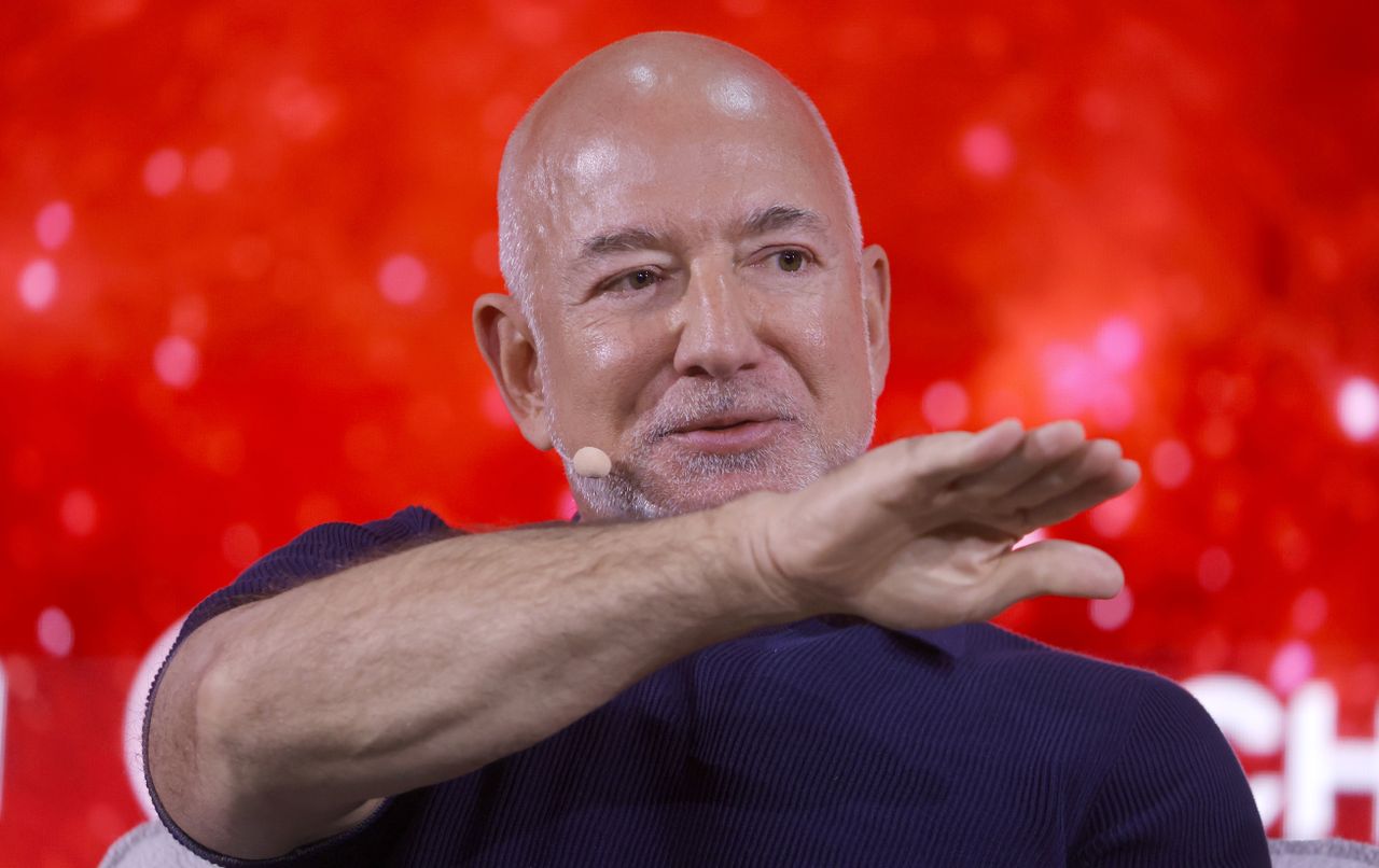 Liverpool consortium leader wants Amazon chief Jeff Bezos to join the bid