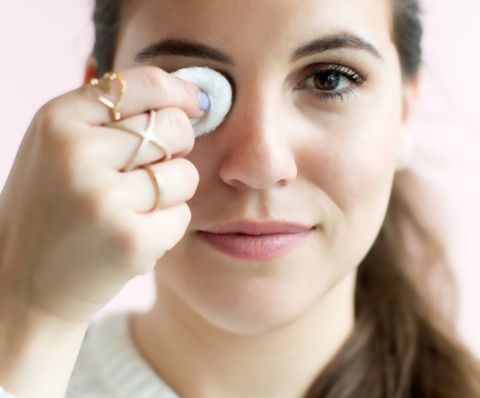 Eyelash removal trick