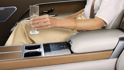 The Range Rover Signature Suite is a member’s club on wheels | T3