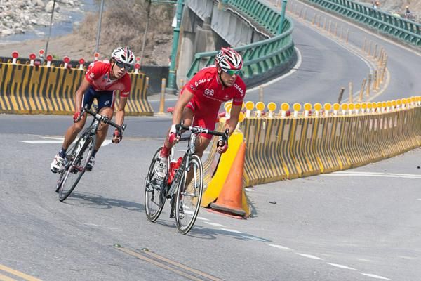 Floris Goesinnen (Drapac) and Chun-Kai Feng (Action Cycling Team) on the attack.