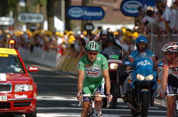 Robbie McEwen (Davitamon-Lotto) comes home