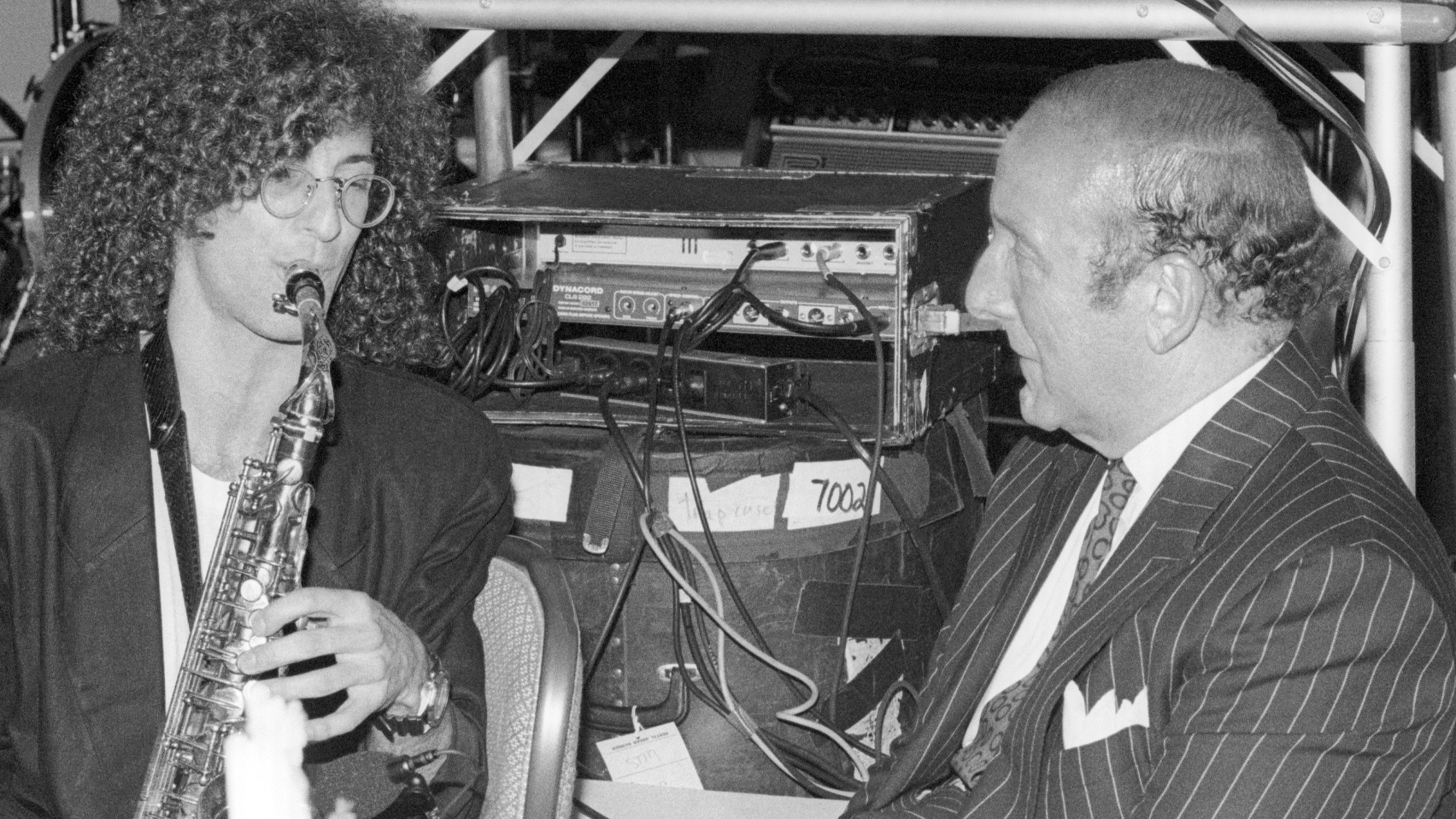 Kenny G serenades Clive Davis, 1989