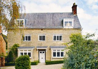 Cotswold stone cottage Oxfordshire grade II listed