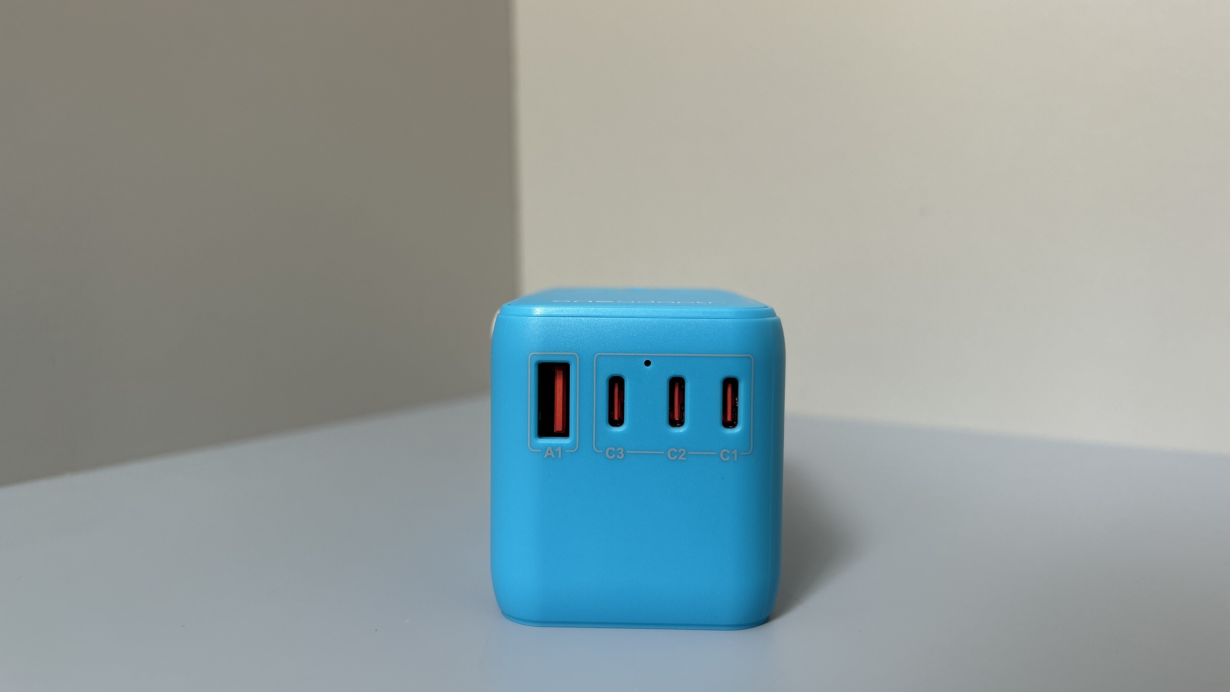 OneAdaptr OneWorld135 review