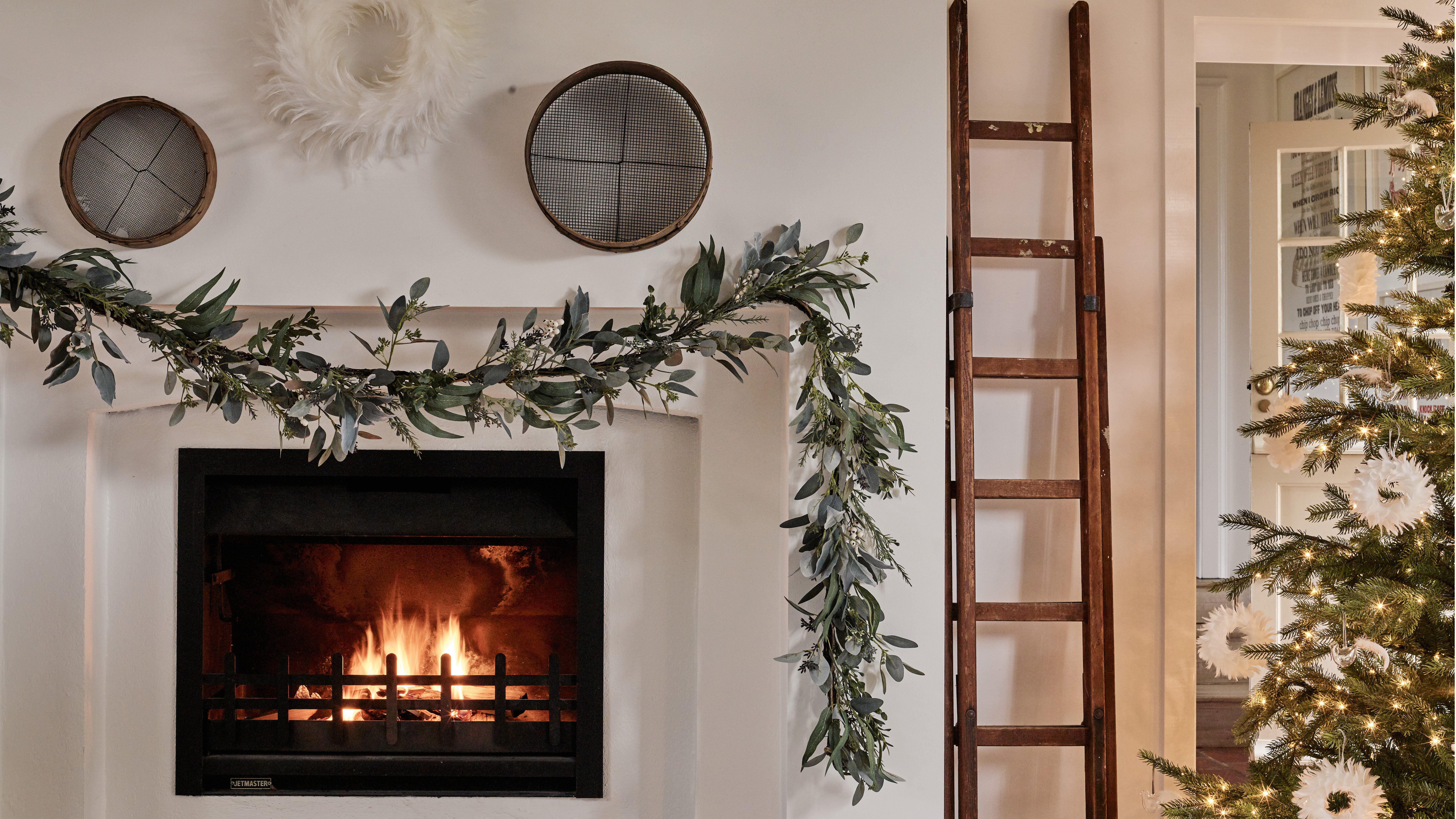 Christmas fireplace ideas – easy ways to add style to your mantel ...