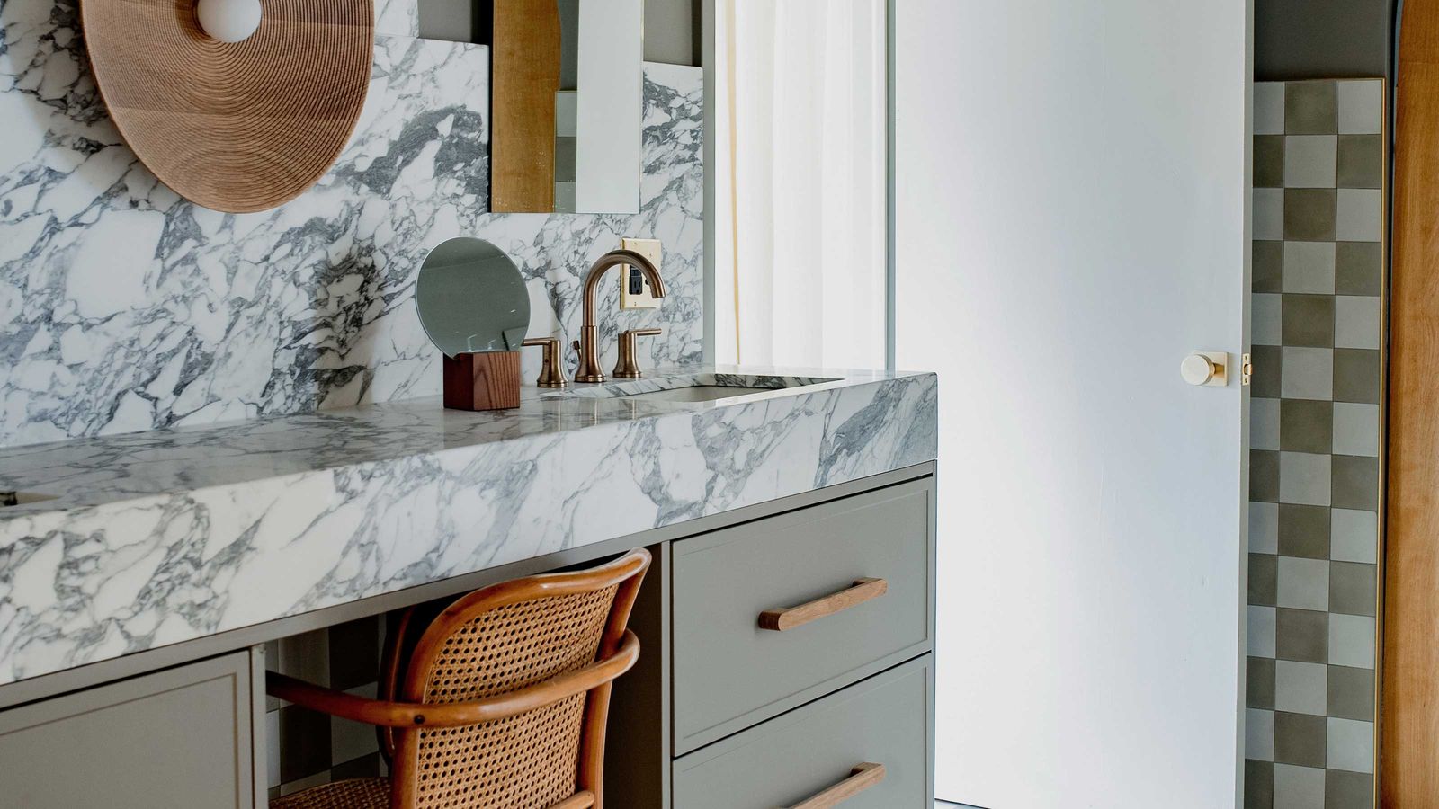 Curated visual reference: 10 Budget Bathroom Updates To Refresh Your Space Photo Inspiration