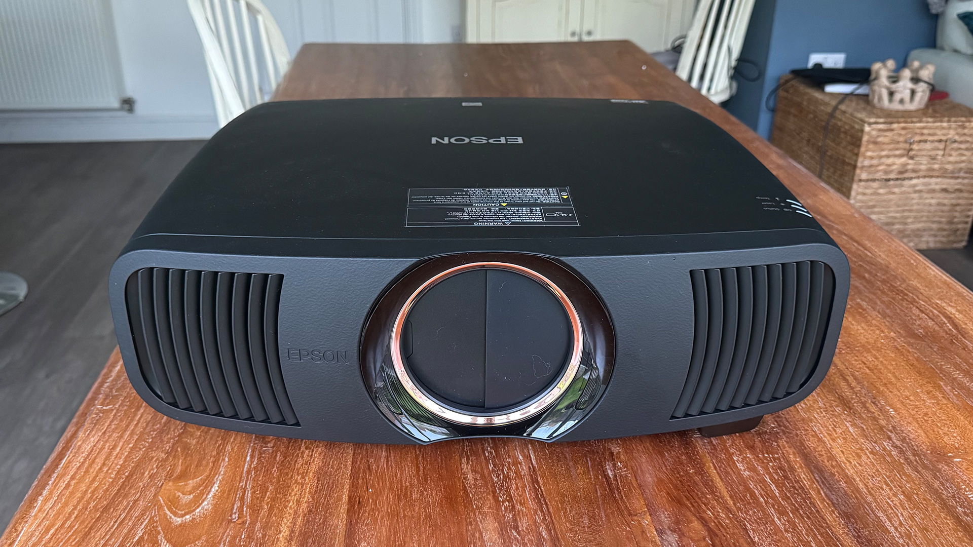 Epson EH-QB1000 home cinema projector