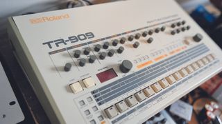 Roland TR-909