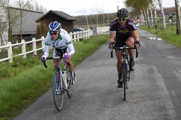 Chloe McConville (Australia) was joined by Latoya Brulee (Topsport Vlaanderen 2012)