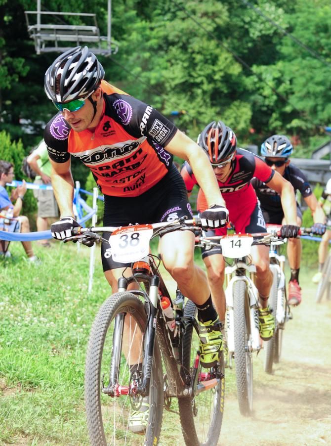 Spencer Paxson (Kona) attempting to follow Wells' attack