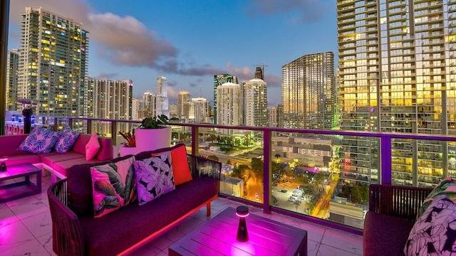 DAS Audio provides pleasant sound from a roof in Miami