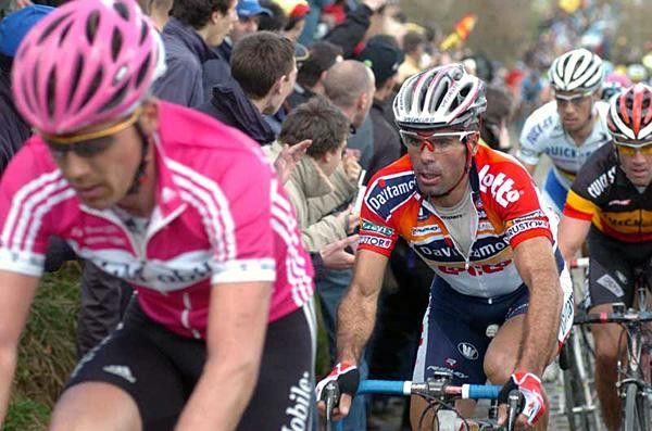 Peter Van Petegem (Davitamon-Lotto) on Klier's wheel