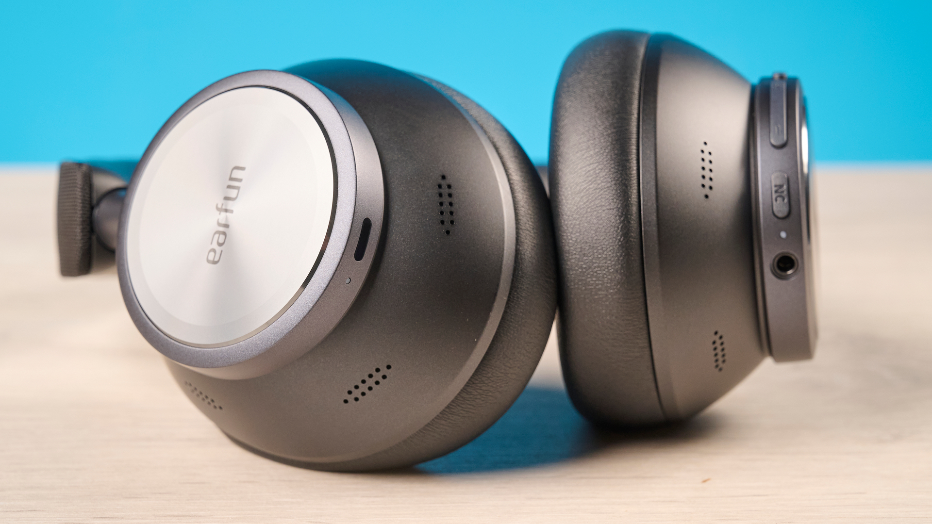 Black EarFun Wave Pro X over-ear headphones