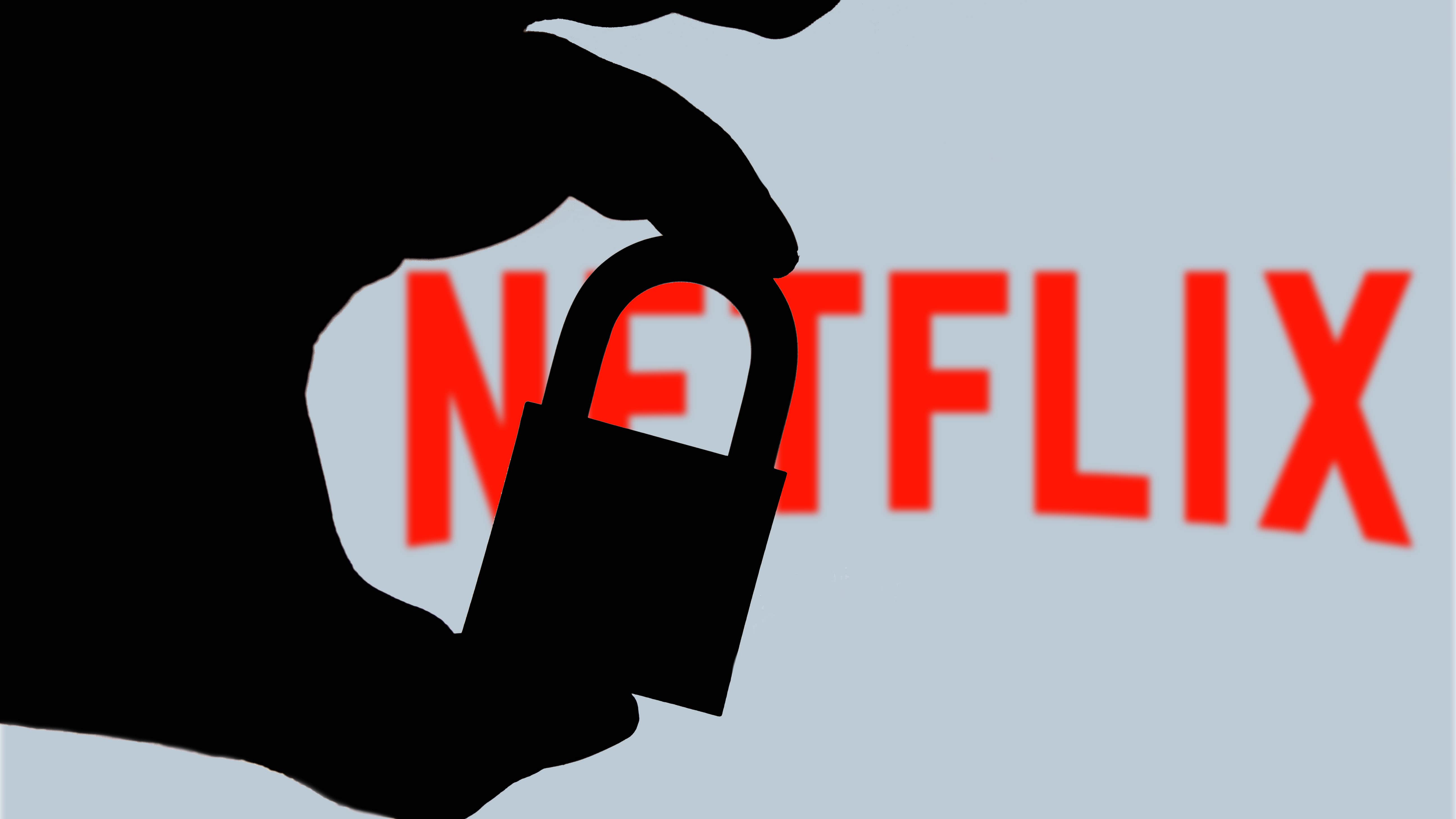 Hangslot wordt voor het Netflix-logo gehouden